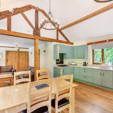 Ploony Hill Lodge Bleddfa 外观 照片