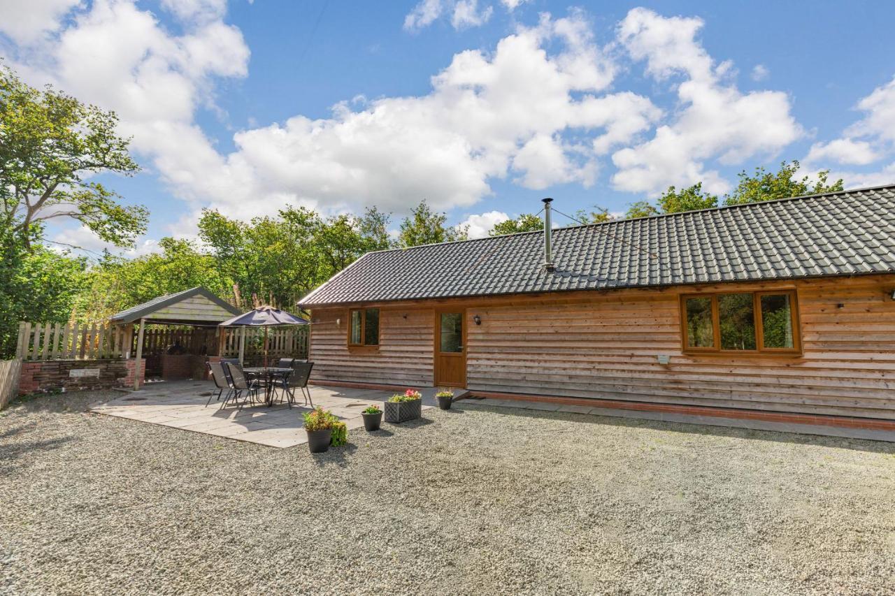 Ploony Hill Lodge Bleddfa 外观 照片